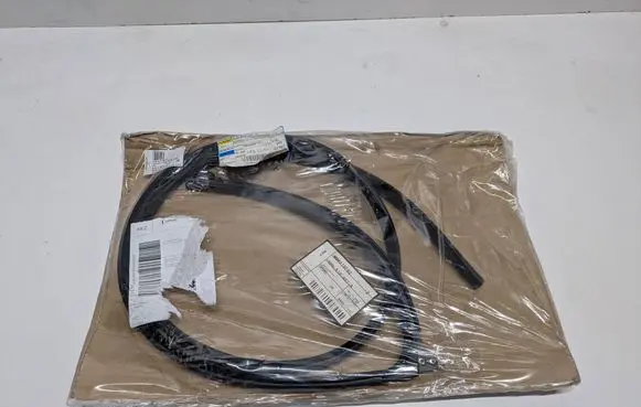 Skoda Octavia Mk1 (1U) Front door rubber seal 1U9810957A M00819F02 2490001071338801