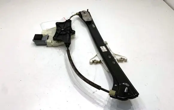 Volkswagen PASSAT B8 Rear door window regulator with motor 3G9839462A