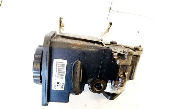 BMW 5 E60 E61 Power steering pump 7693974101