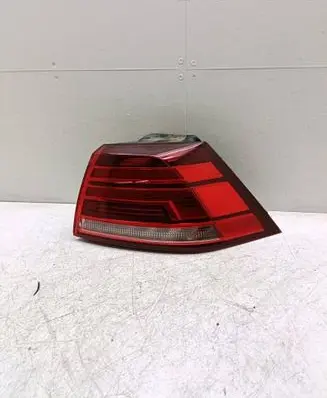 Volkswagen Golf VII Rear/tail lights 5G0945096Q L90120960