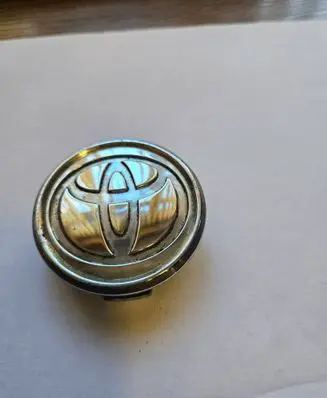 Toyota Corolla Verso AR10 Original wheel cap 3079U110
