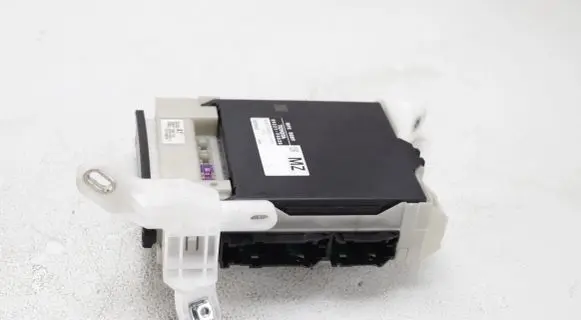 Toyota C-HR I Comfort/convenience module 89221F4020