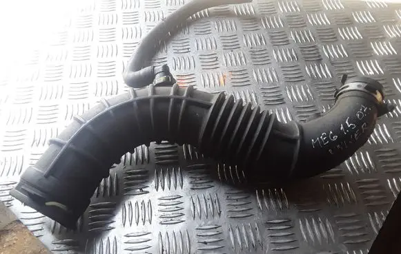Renault Megane II Turbo air intake inlet pipe/hose 8200500384