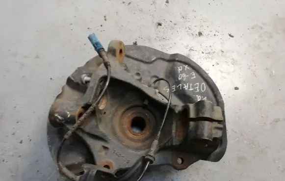 BMW 5 E60 E61 Front wheel hub