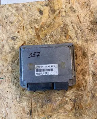 Audi A4 S4 B5 8D Engine control unit/module 3B0907557E 5WP436101