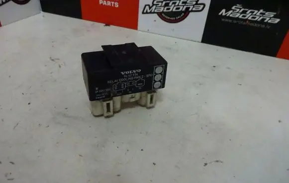 Volvo S70 V70 V70 XC Coolant fan relay 9442934