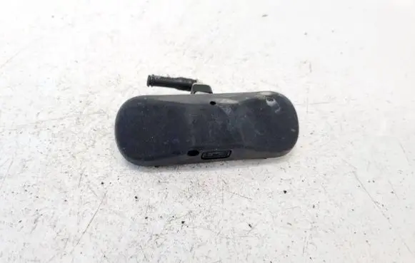 Windshield washer spray nozzle