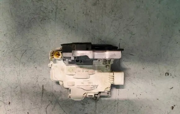 Audi A4 S4 B8 8K Front door lock