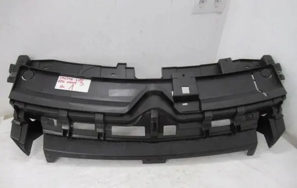Citroen C4 Cactus Front bumper mounting bracket 9821163577