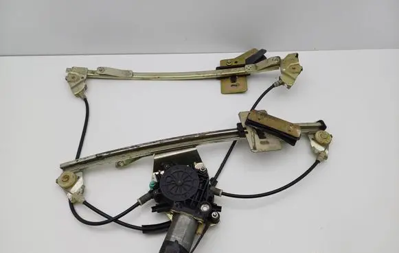 Volkswagen Golf III Front door window regulator with motor