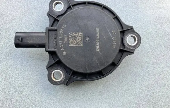Mercedes-Benz C W205 Camshaft speed sensor A2761560790