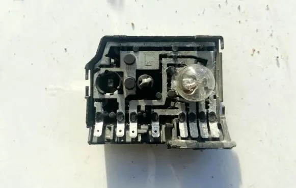 Audi A6 S6 C4 4A Tail light bulb cover holder