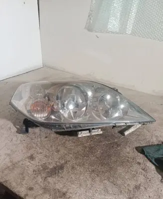Nissan Primera Headlight/headlamp 15566500