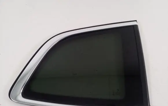 BMW 2 F46 Rear side window 7398758