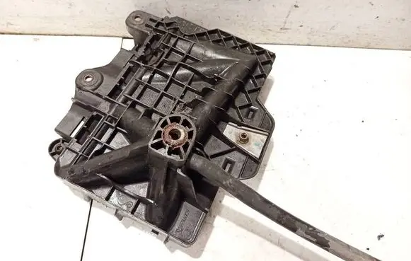 Battery bracket