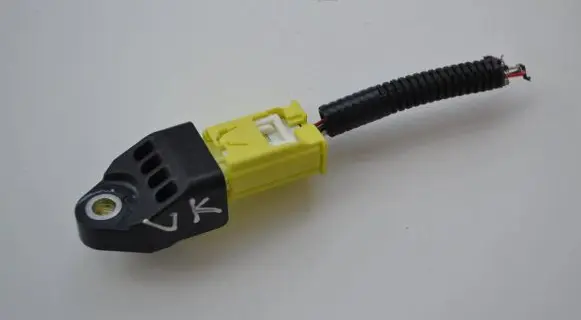 Toyota RAV 4 (XA40) Airbag deployment crash/impact sensor