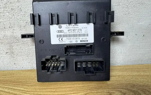 Audi Q7 4L Comfort/convenience module 4F0907279 4F0910279K F005V00619