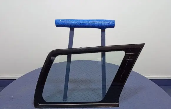 Mitsubishi Lancer Rear side window