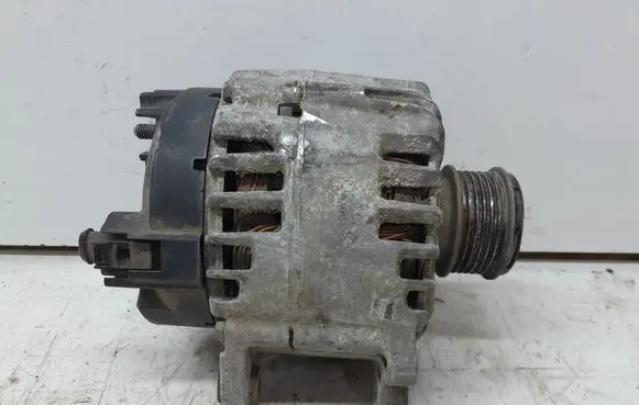 Volkswagen Golf VI Generator/alternator 03L903023F