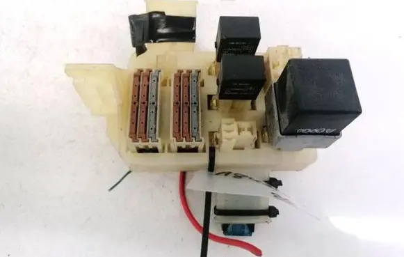 Mitsubishi Space Star Fuse box set