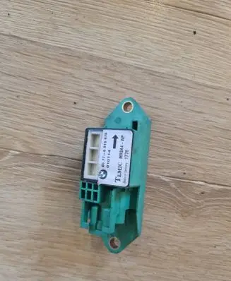 BMW 5 E39 Airbag deployment crash/impact sensor 6910678 010114