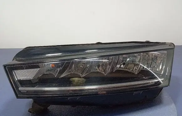 Skoda Octavia 985 Headlight/headlamp 5E4941015