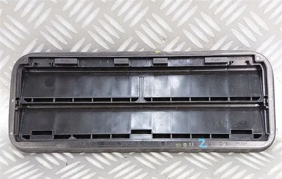 Ford Ranger Quarter panel pressure vent AB3915280B62BA