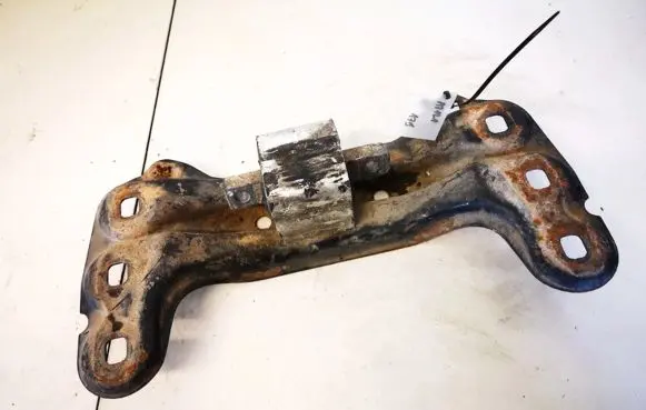 Mercedes-Benz S W220 Engine mount bracket a2202420101