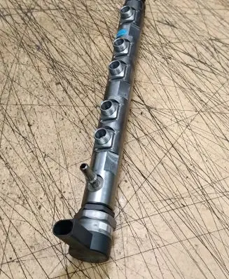 Fuel main line pipe