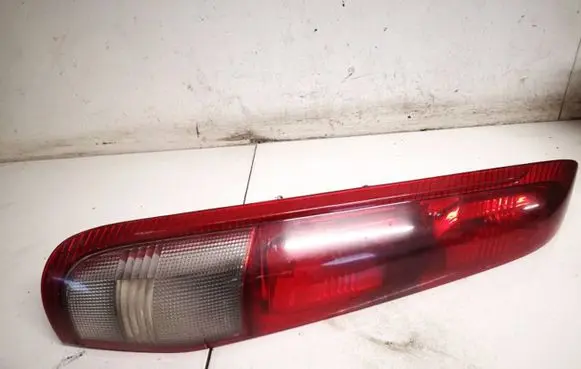 Nissan X-Trail T30 Rear/tail lights B46L