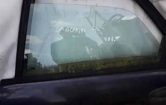 Renault Laguna I Rear door window glass