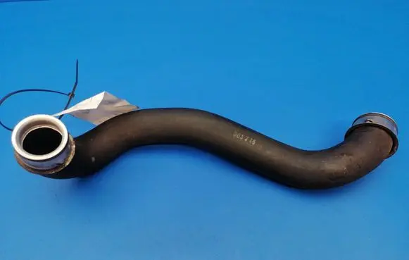 Mercedes-Benz CLS C219 Engine coolant pipe/hose A2115015482