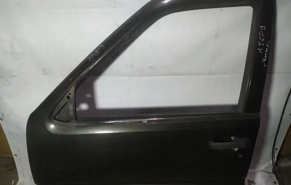 Ford Maverick Front door juodos