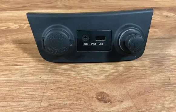 Hyundai i30 AUX in-socket connector 961202R500 961202B500 2R500