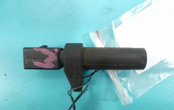 Mercedes-Benz C W203 Crankshaft position sensor 0031532828 IMPRK1145028
