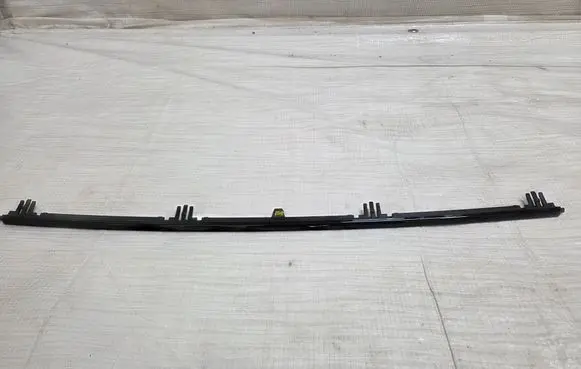 Audi R8 4S Rear bumper trim bar molding 4S0807578