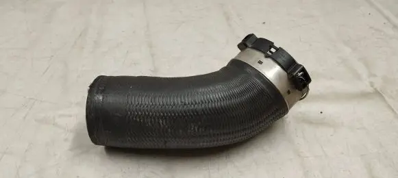 Volvo XC60 Intercooler hose/pipe 31657738