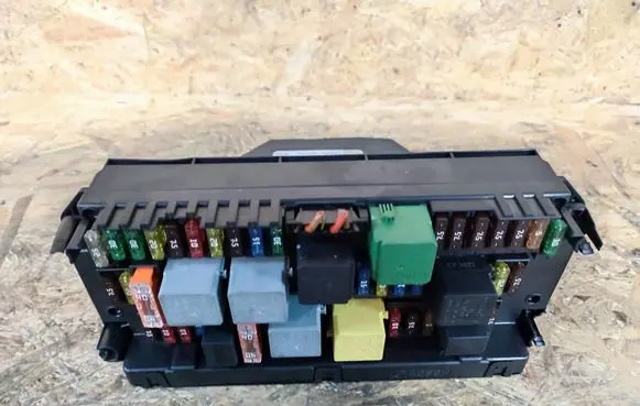 Mercedes-Benz E W212 Fuse module A2129006012