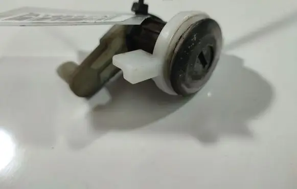 Renault Scenic I Front door lock (next to the handle) 