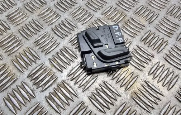 Mercedes-Benz E W212 Seat control switch A2048701958 03467816