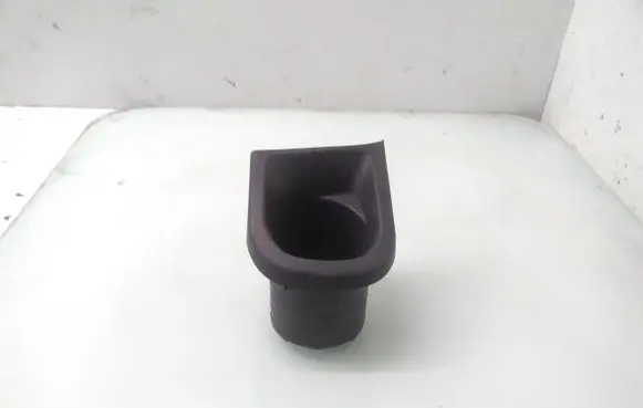 Cup holder front