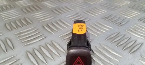 Volvo XC90 Hazard light switch 9168302 98W492