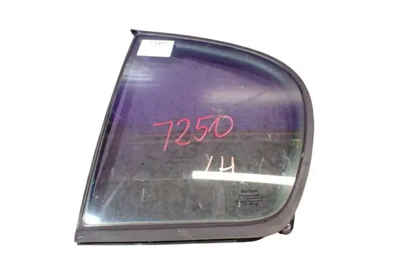 Nissan Almera Tino Front door window glass four-door 