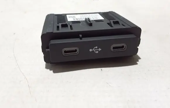 Renault Megane E-Tech USB socket connector 284H38566R