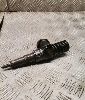 Volkswagen PASSAT B6 Fuel injector 038130073BN