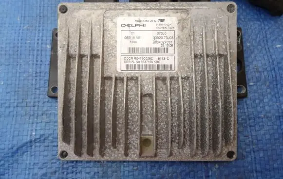 Suzuki Liana Engine control unit/module 3392073J03 ZY34027631