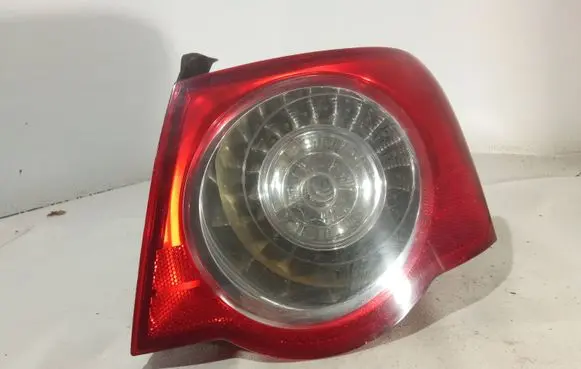 Volkswagen PASSAT B6 Rear/tail lights 275702