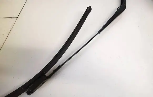 Volvo V60 Front wiper blade arm 30753504