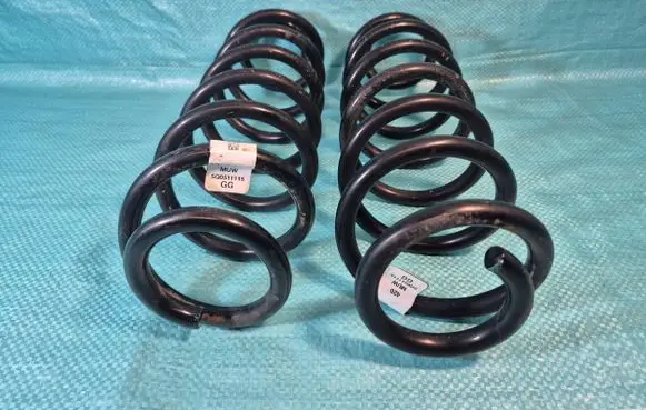 Volkswagen Golf VII Rear coil spring 5Q0511115 5Q0511115GG