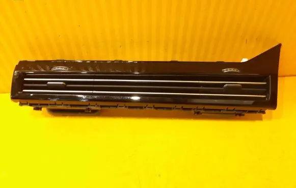 Volkswagen Touareg III Dash center air vent grill 761858416